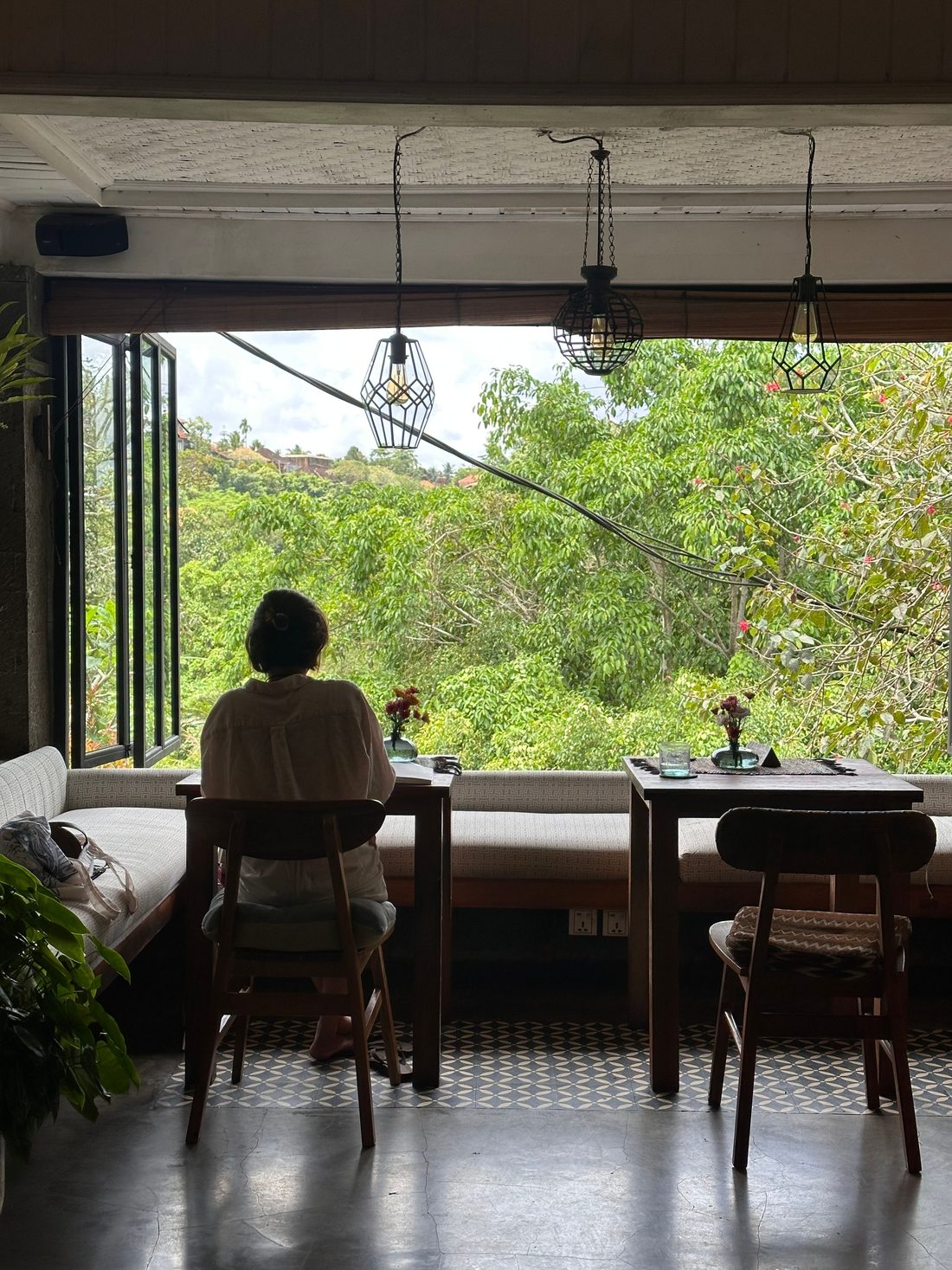 Canggu cafe mystery visit